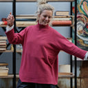 Pull col roulé Aveline — maille douce cerise - Quintessence