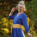 Robe Agathe Lin Bleu majorelle porté | atelier à Roubaix
