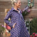 Robe Carole – Velours milleraies Éclats de myosotis - Quintessence