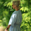 Robe Joanne — Double gaze de coton rayée bleu - Quintessence