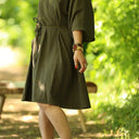 Robe Joanne — Double gaze de coton rayée bleu kaki - Quintessence