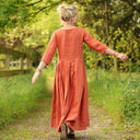 Robe Louisa manches 3/4 Lin terre cuite porté | atelier à Roubaix