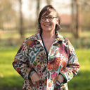 Veste Solveig jacquard floral “Jardin Nomade” porté | atelier à Roubaix