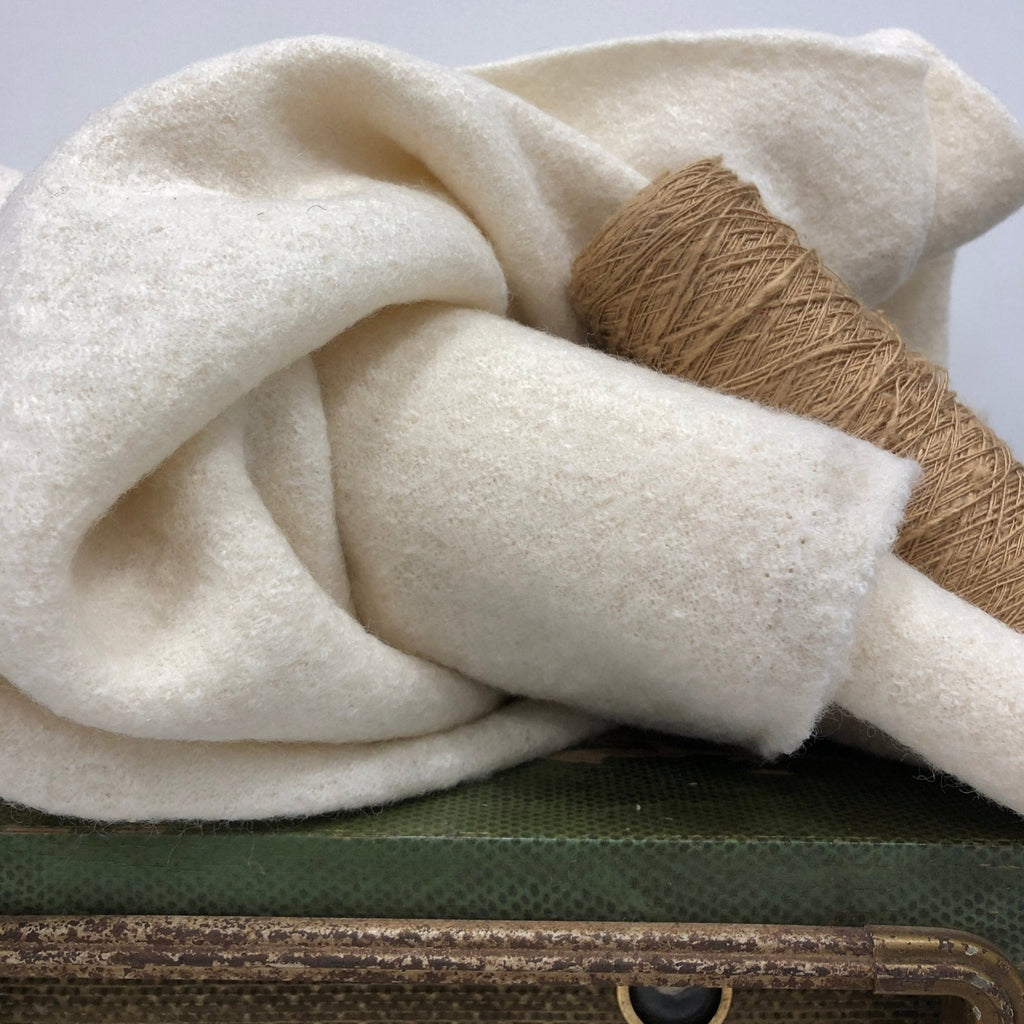 Coupon de laine bouillie ivoire 150x160 (H30) - Quintessence