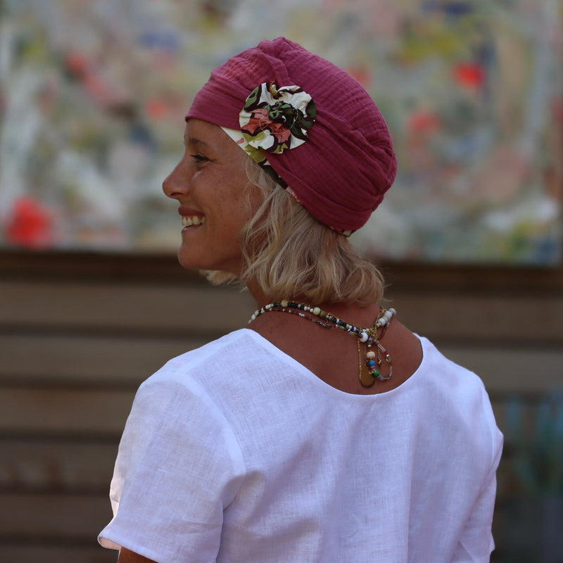 La coiffe Victoire double gaze de coton framboise - fleur imprimé kaki - Quintessence