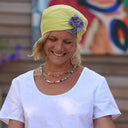 La coiffe Victoire lin jaune vif - fleur parme - Quintessence