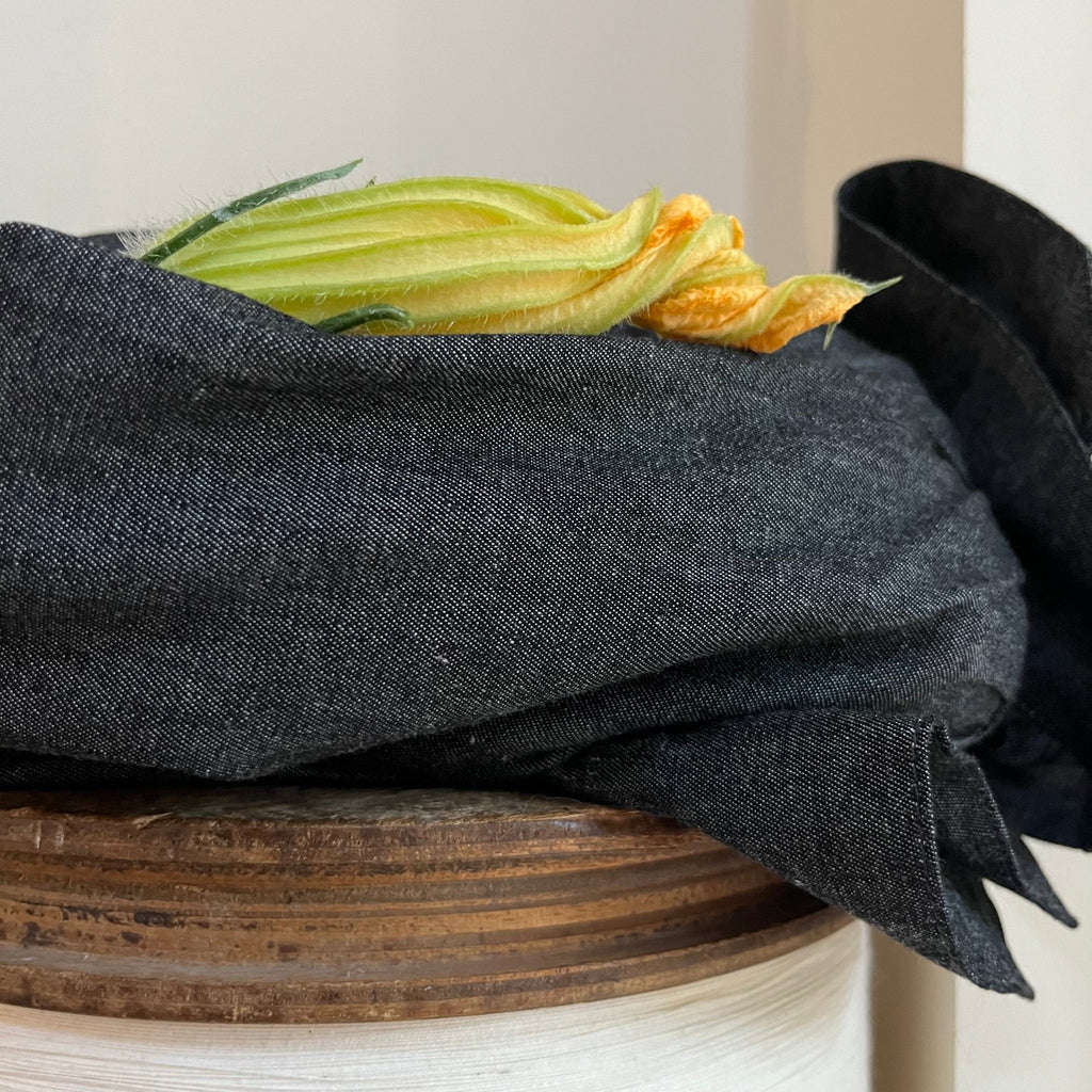 Robe Pomme pour les grandes - jean de coton noir léger - Quintessence