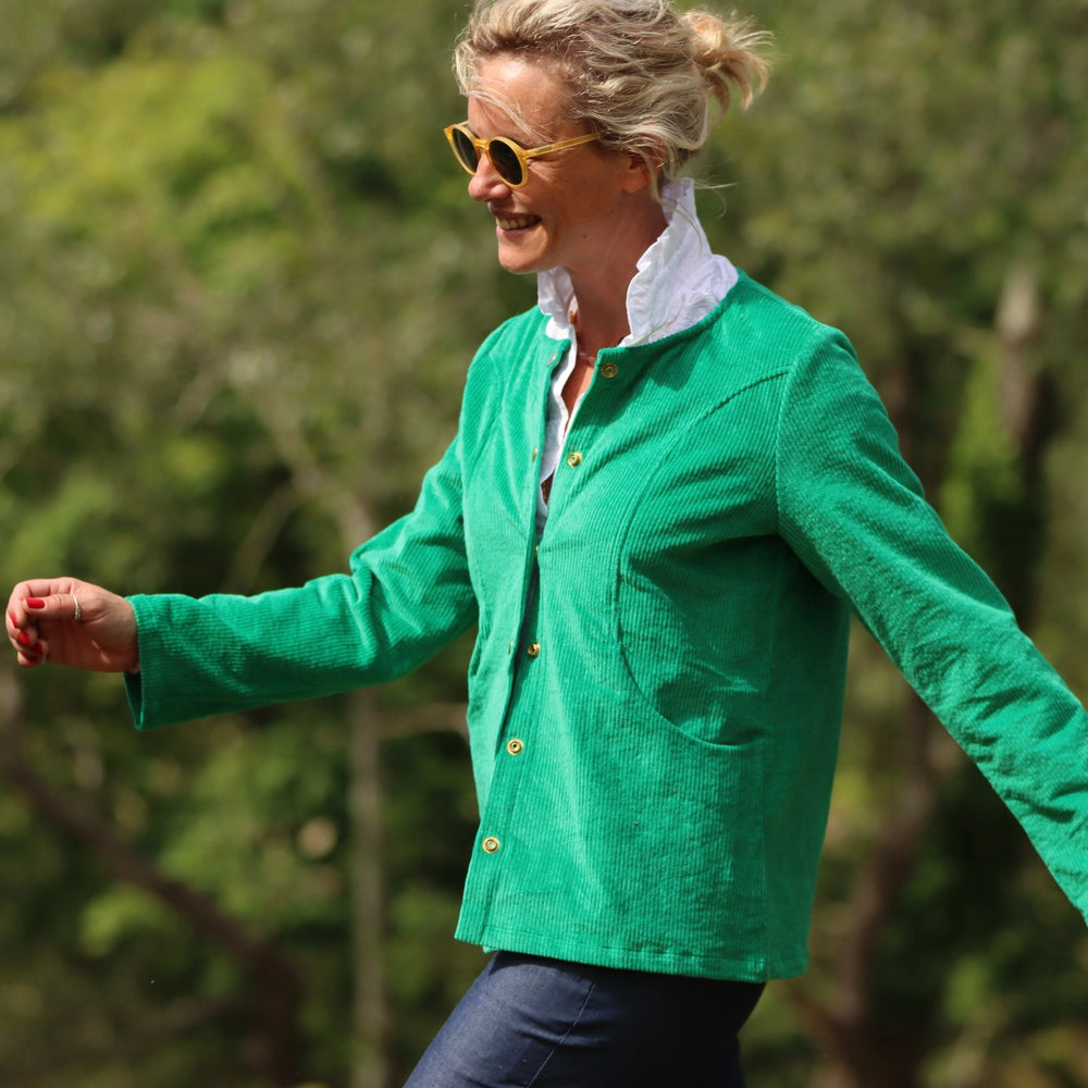 Belle Veste De Poupée Ancienne Velours Côtelé Vert Très Foncé Belle Veste De Poupée Ancienne Velours Côtelé Vert Très Foncé